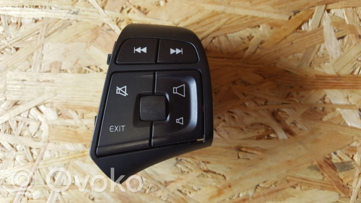 Volvo V40 Boutons / interrupteurs volant 31334462