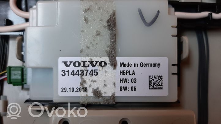 Volvo S90, V90 Etuistuimen valo 31443745