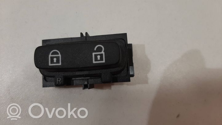 Volvo V70 Interruttore a pulsante della chiusura centralizzata 30710476