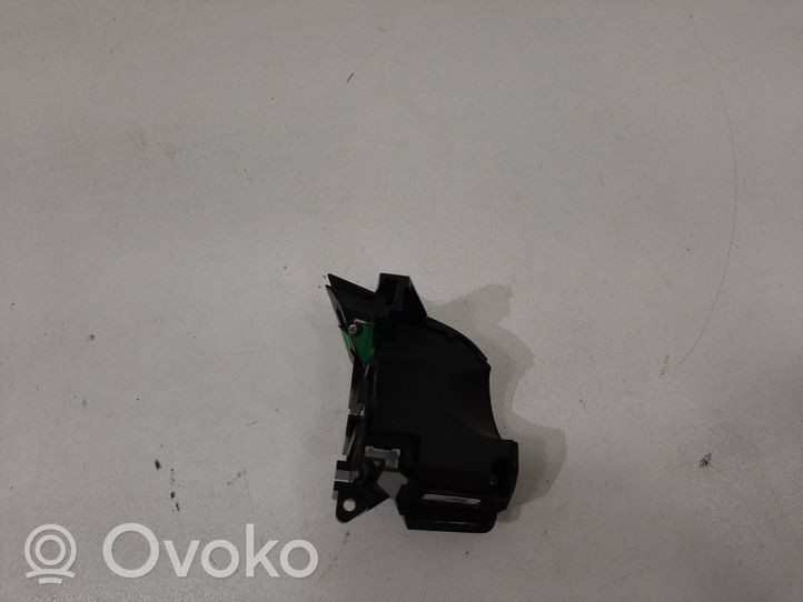 Volvo XC90 Przełącznik / Przycisk kierownicy 30710697