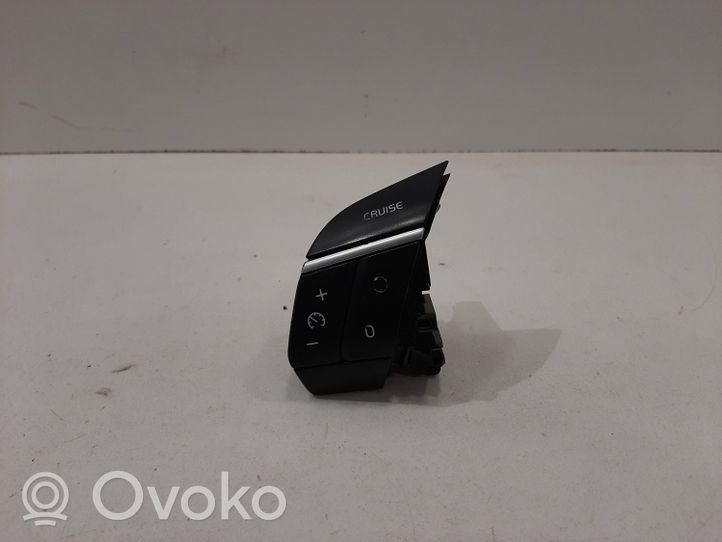 Volvo XC90 Przełącznik / Przycisk kierownicy 30710697