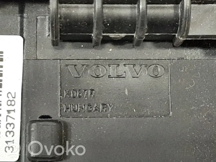 Volvo V60 Ramka / Moduł bezpieczników 30659092