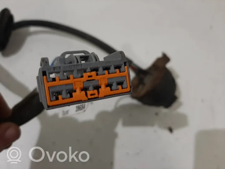 Volvo V70 Adaptateur prise de remorquage 30763877