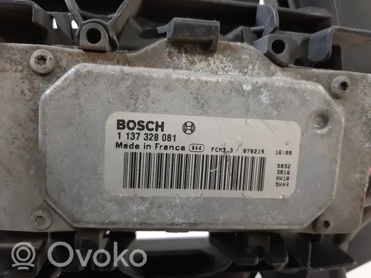 Volvo V50 Elektryczny wentylator chłodnicy 30741630