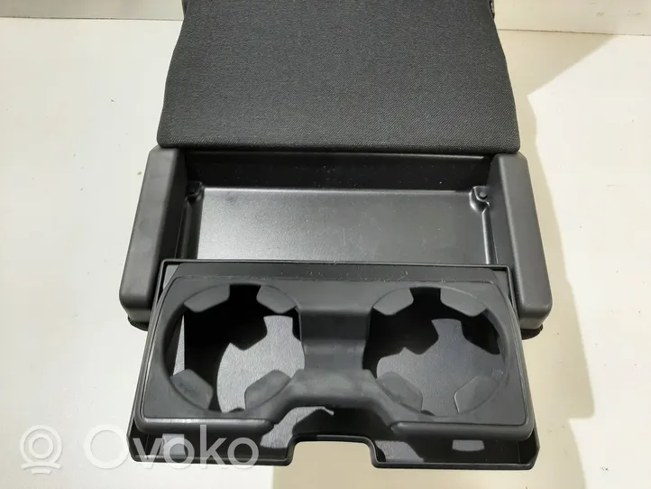 Volvo XC60 Rear seat armrest 