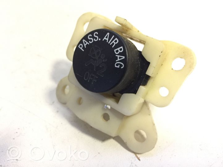 Mitsubishi L200 Interrupteur commutateur airbag passager 8150A006