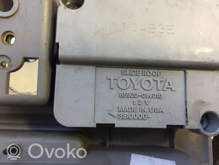 Toyota RAV 4 (XA20) Priekšējo vietu apgaismojums 859200W010