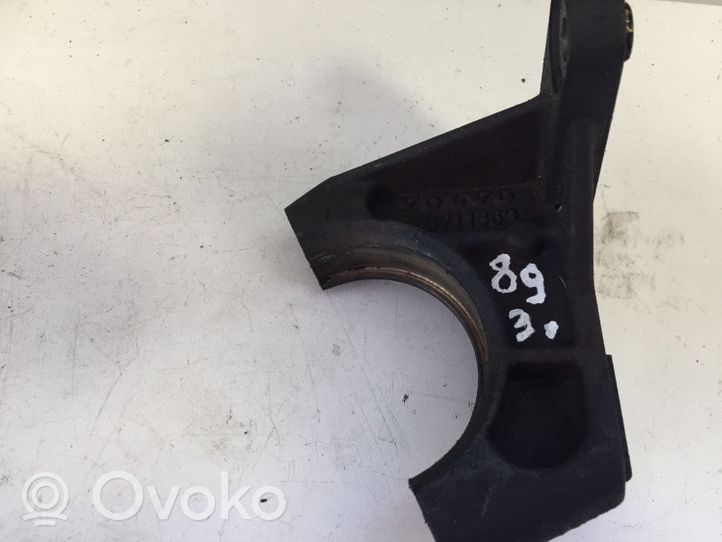 Volvo XC90 Staffa del cuscinetto di supporto dell’albero di trasmissione 30711363