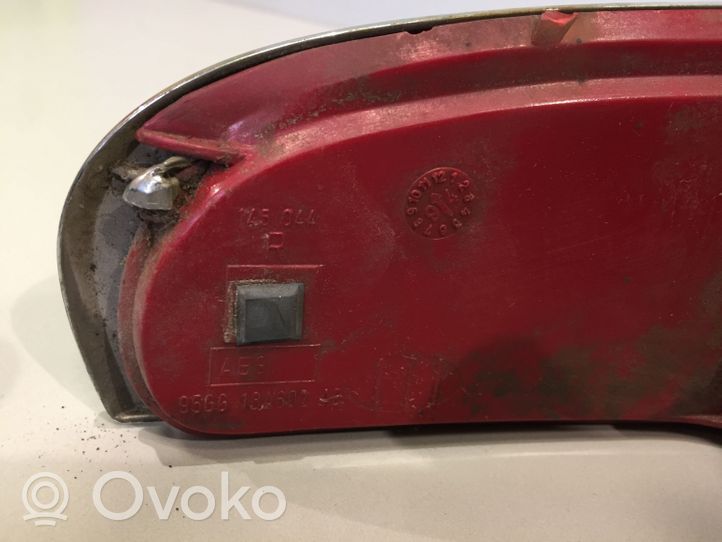 Ford Scorpio Aizmugurējais lukturis virsbūvē 145044