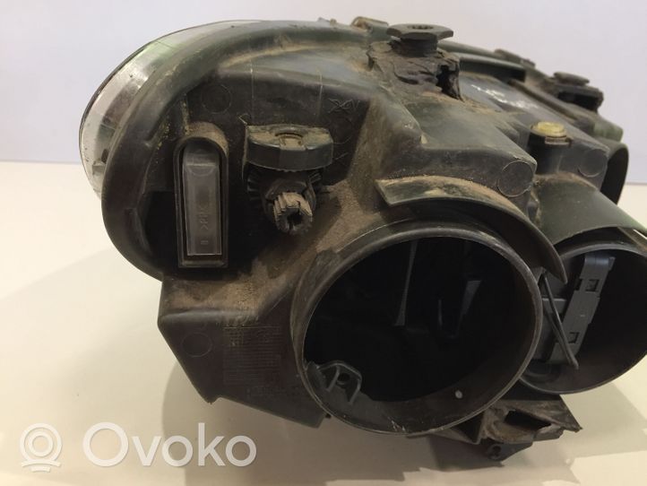 Volkswagen Scirocco Lampa przednia 1K8941005C