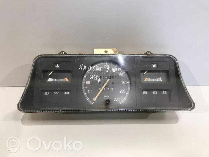 Opel Kadett E Compteur de vitesse tableau de bord 93154697SJ