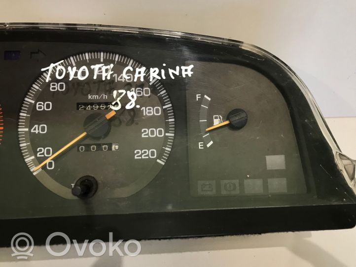Toyota Carina T170 Spidometras (prietaisų skydelis) 832002B480