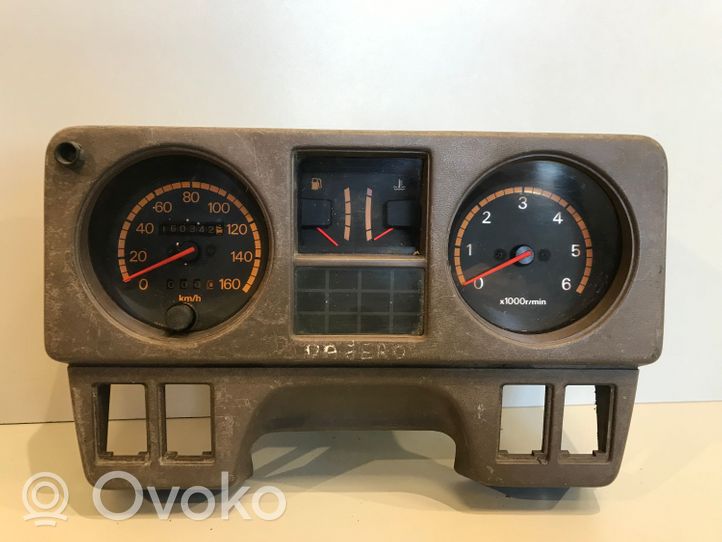 Mitsubishi Pajero Compteur de vitesse tableau de bord MB281034