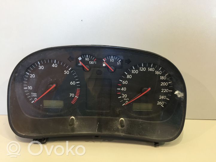 Volkswagen Bora Licznik / Prędkościomierz 1J0919881B