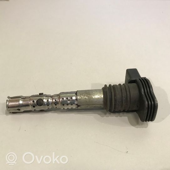 Volkswagen PASSAT B5.5 Bobine d'allumage haute tension 06B905115J