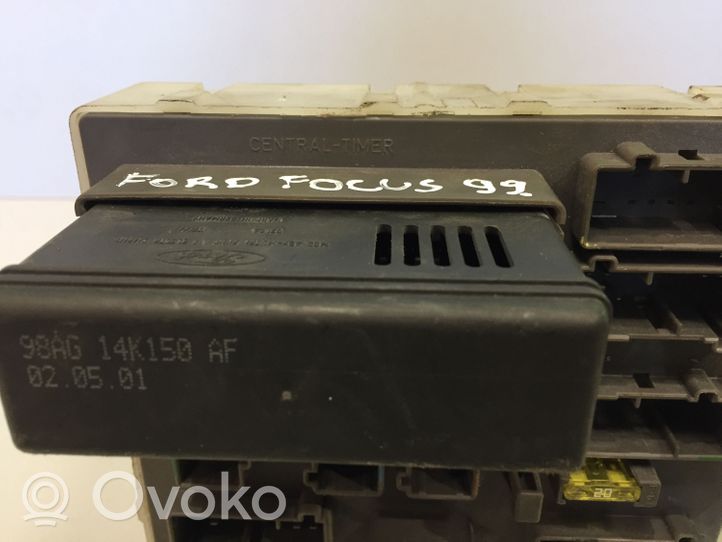 Ford Focus Module de fusibles 98AG14K150AF