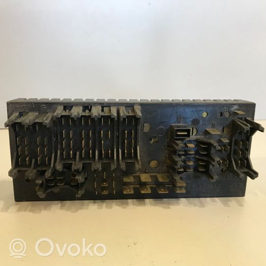 Audi 100 200 5000 C3 Drošinātāju bloks 443941822