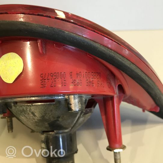 Volkswagen Golf V Lampy tylnej klapy bagażnika 1K6945093F