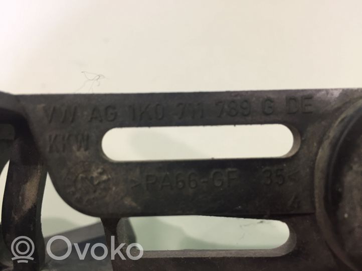 Volkswagen Golf VI Supporto del cavo della leva del cambio 1K0711789G