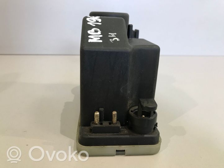 Mercedes-Benz 190 W201 Vakuumpumpe Unterdruckpumpe Zentralverriegelung 0008001148