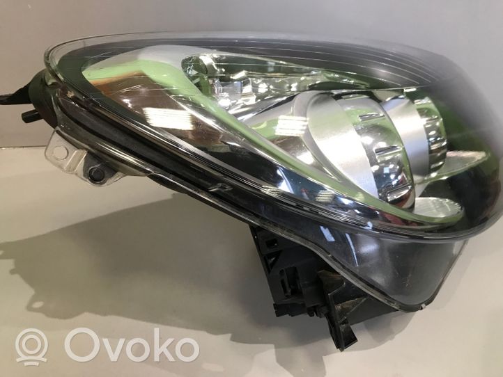 Opel Corsa D Lampa przednia 