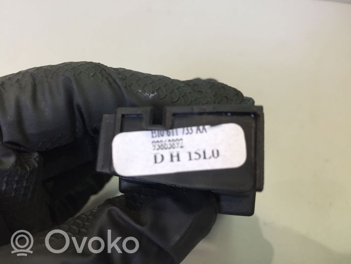 Opel Vivaro Multifunctional control switch/knob E10611733AA