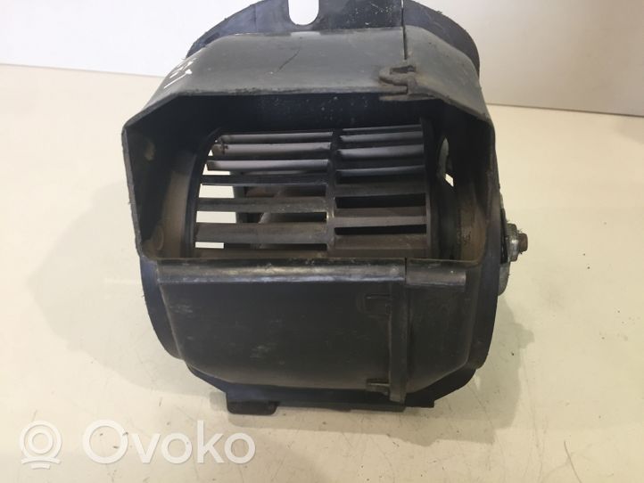 Volkswagen PASSAT B2 Mazā radiatora ventilators 251819015