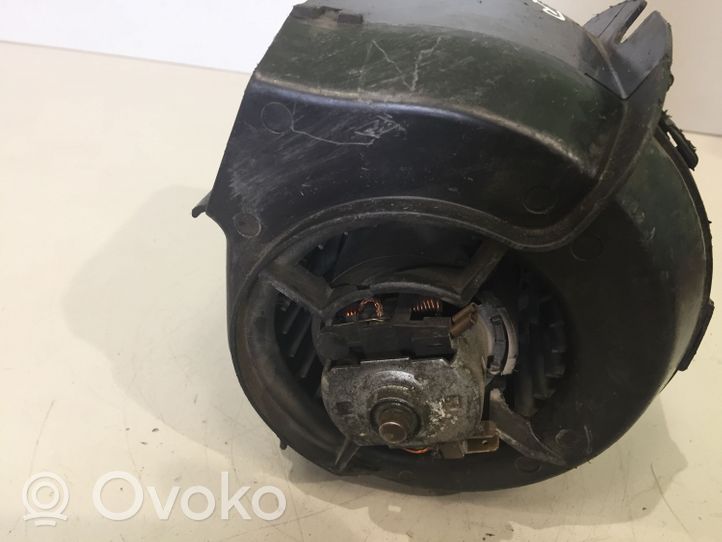 Volkswagen PASSAT B2 Mazā radiatora ventilators 251819015