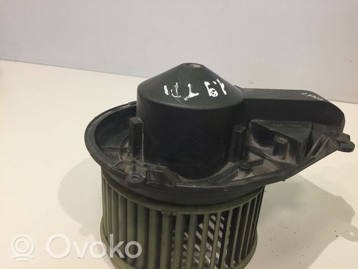 Audi A4 S4 B5 8D Ventola riscaldamento/ventilatore abitacolo 8D1820021