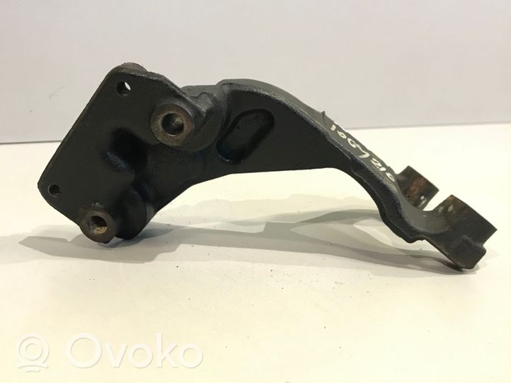 Toyota Hilux (AN120, AN130) Support, suspension du moteur 