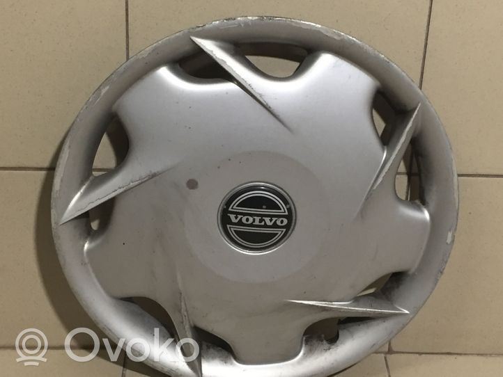 Volvo S70  V70  V70 XC R15 wheel hub/cap/trim 9157949