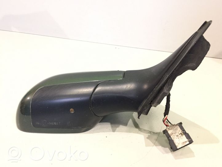 Audi A4 S4 B5 8D Front door electric wing mirror 010595