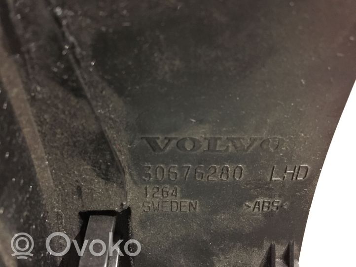 Volvo V70 Schowek deski rozdzielczej 39891975