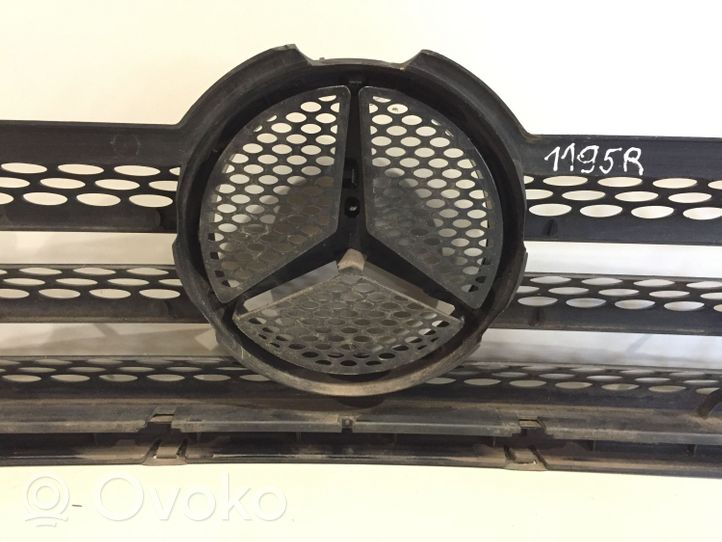 Mercedes-Benz Sprinter W901 W902 W903 W904 Griglia superiore del radiatore paraurti anteriore A9018800385