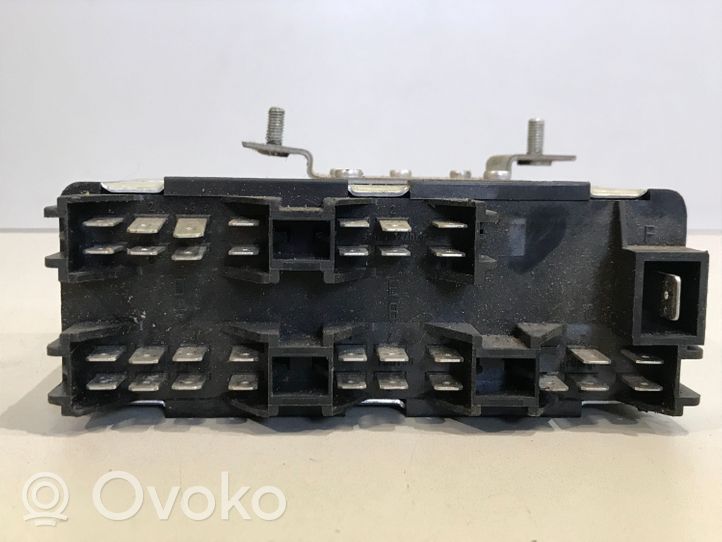 Audi V8 Istuimen säädön moduuli 5DS00429100