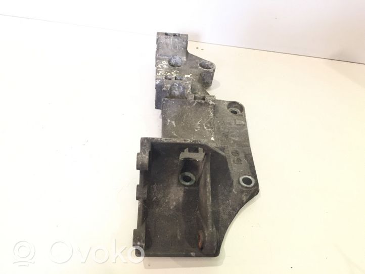 Audi A3 S3 8L Support de générateur / alternateur 045903143C