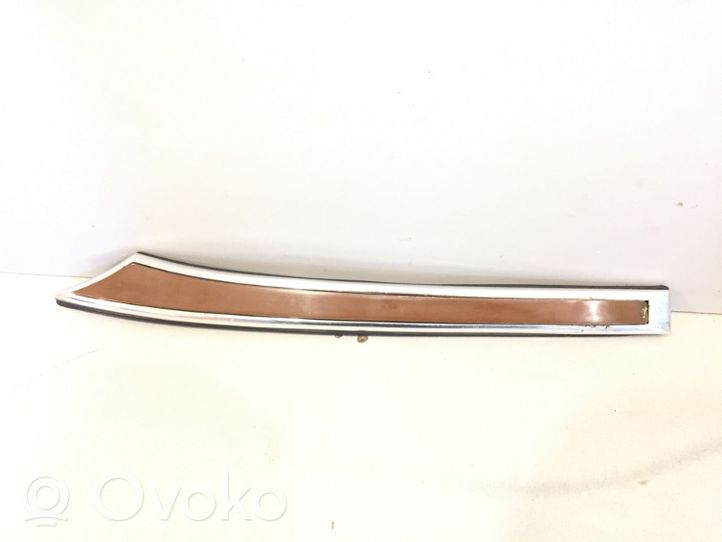 Mercedes-Benz E W123 Tappo cornice del serbatoio 1236902880