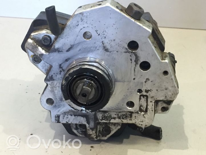 Volvo XC70 Pompe d'injection de carburant à haute pression 8689590