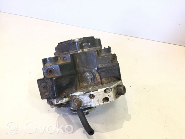 Volvo XC70 Pompe d'injection de carburant à haute pression 8689590