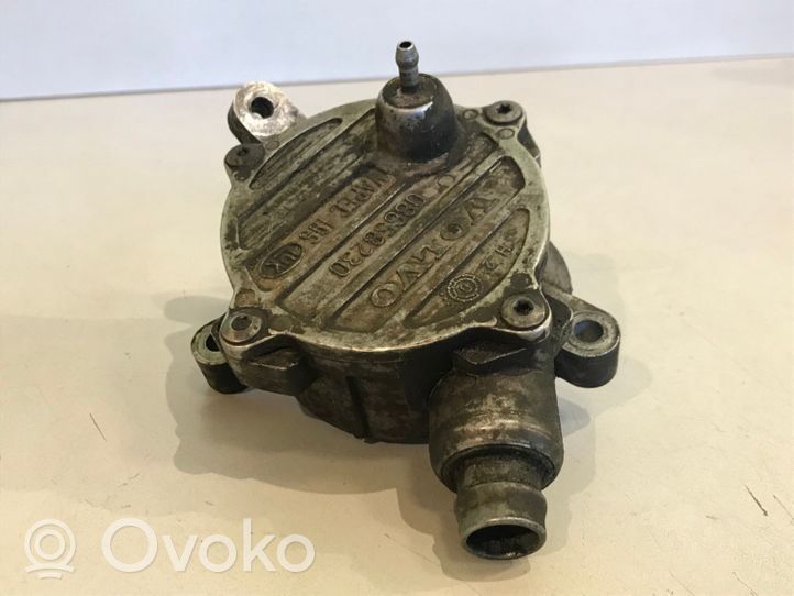 Volvo XC70 Pompe à vide 08658230