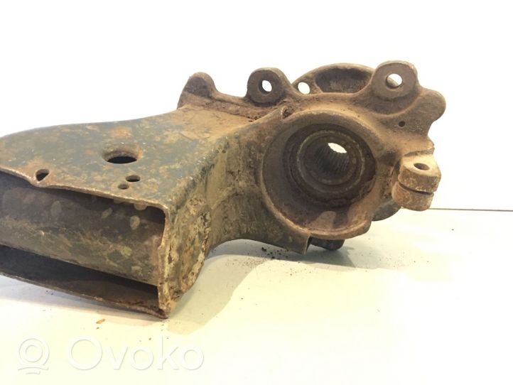 Audi 100 200 5000 C3 Fuso a snodo con mozzo ruota anteriore 