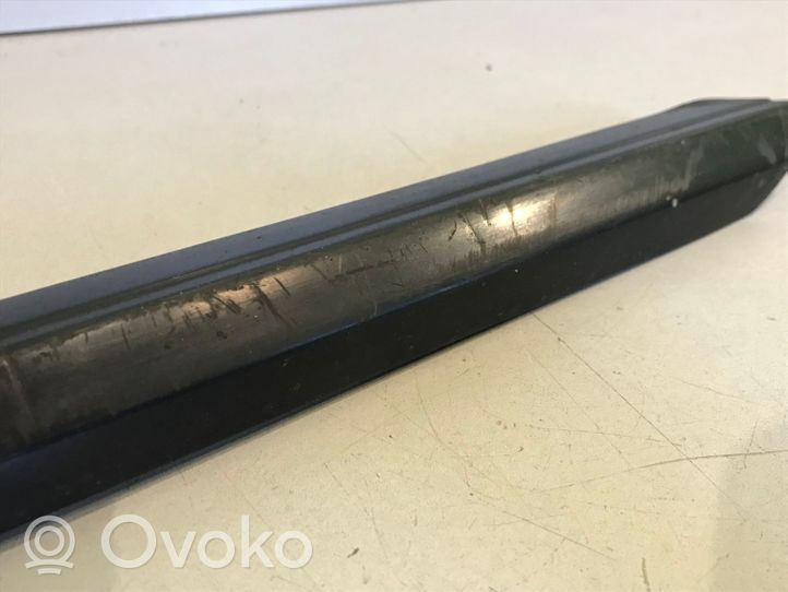 BMW 3 E30 Rivestimento parafango (modanatura) 1953928