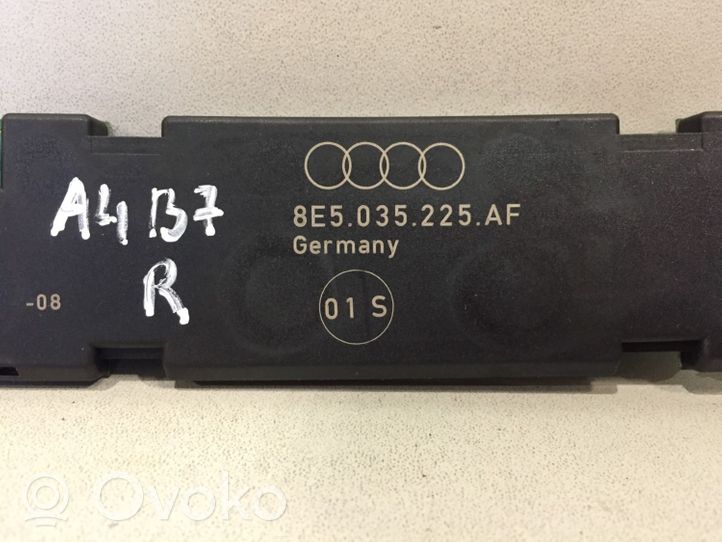 Audi A4 S4 B7 8E 8H Pystyantennivahvistin 8E5035225AF