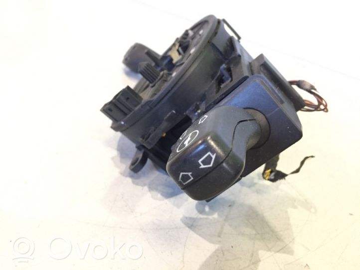 BMW 5 E39 Leva/interruttore dell’indicatore di direzione e tergicristallo 8375407