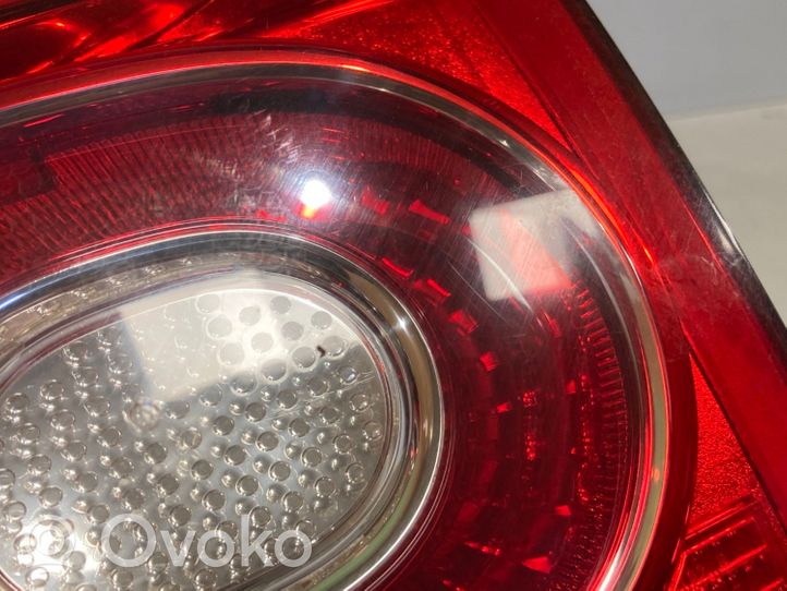 Volkswagen Tiguan Galinis žibintas dangtyje 5N0945094C