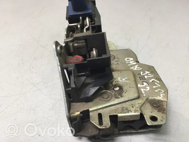 BMW 3 E36 Front door lock 8122418