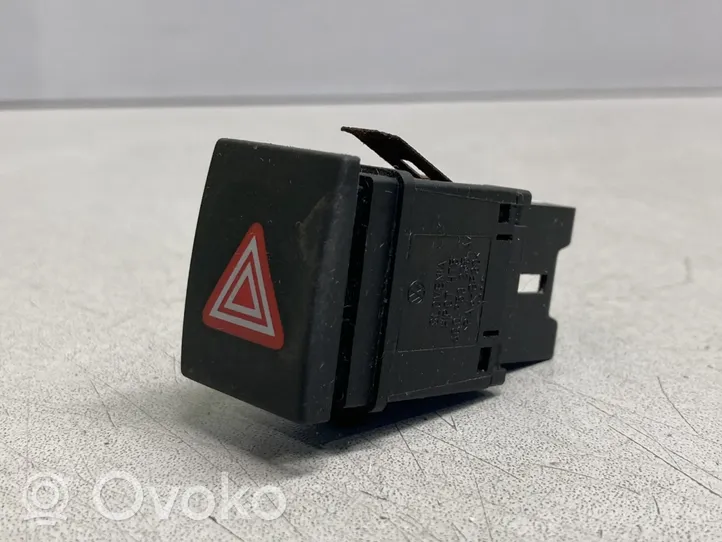 Volkswagen Polo IV 9N3 Botón interruptor de luz de peligro 6Q0953235A