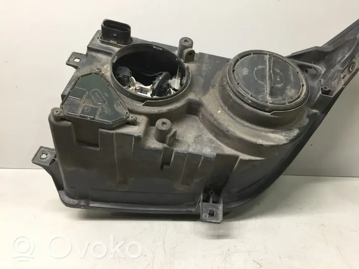 Volkswagen Crafter Faro delantero/faro principal 24768900