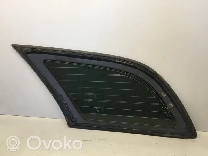 Toyota Avensis T250 Szyba karoseryjna tylna 43R006723