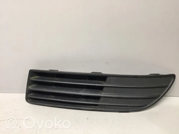 Volkswagen Polo Etupuskurin alempi jäähdytinsäleikkö 6Q0853665D